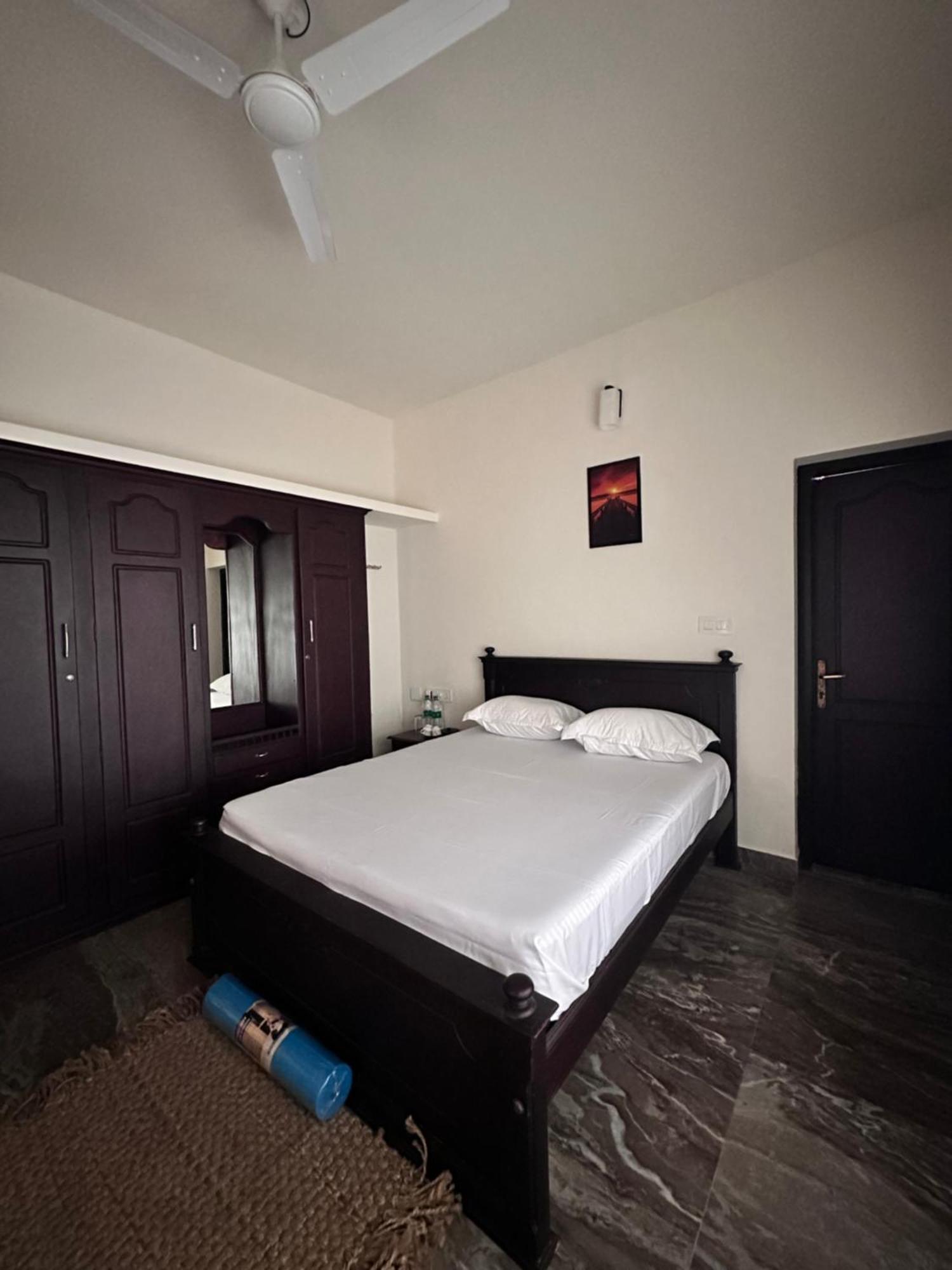 Daffodils Inn Alappuzha Екстериор снимка
