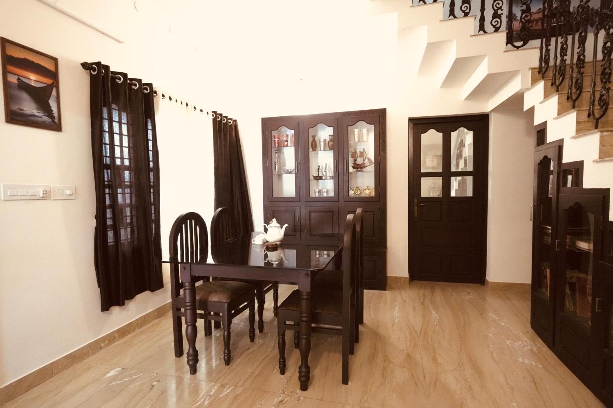 Daffodils Inn Alappuzha Екстериор снимка