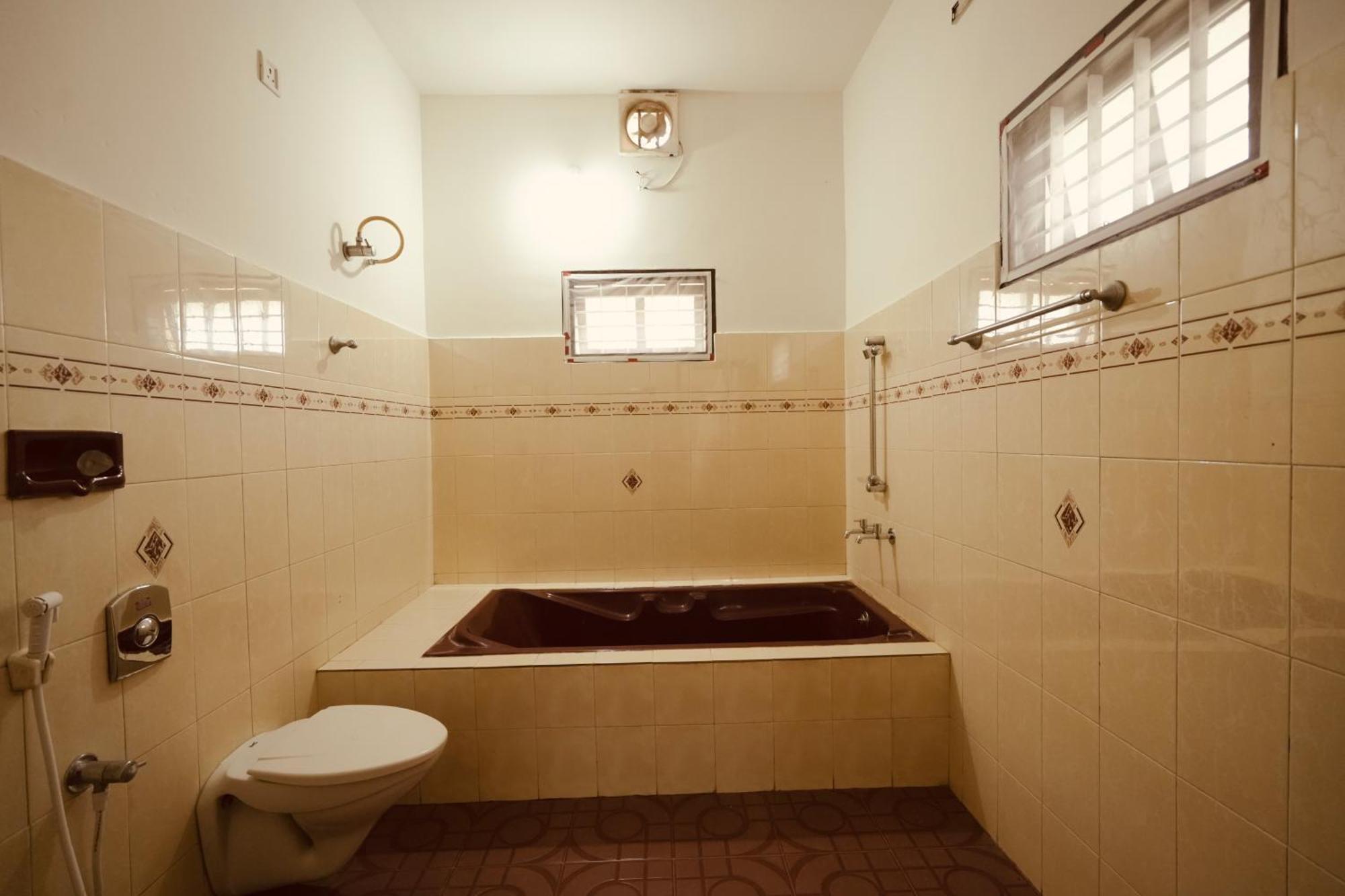 Daffodils Inn Alappuzha Екстериор снимка
