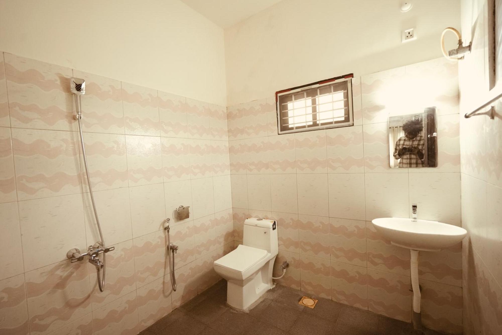 Daffodils Inn Alappuzha Екстериор снимка